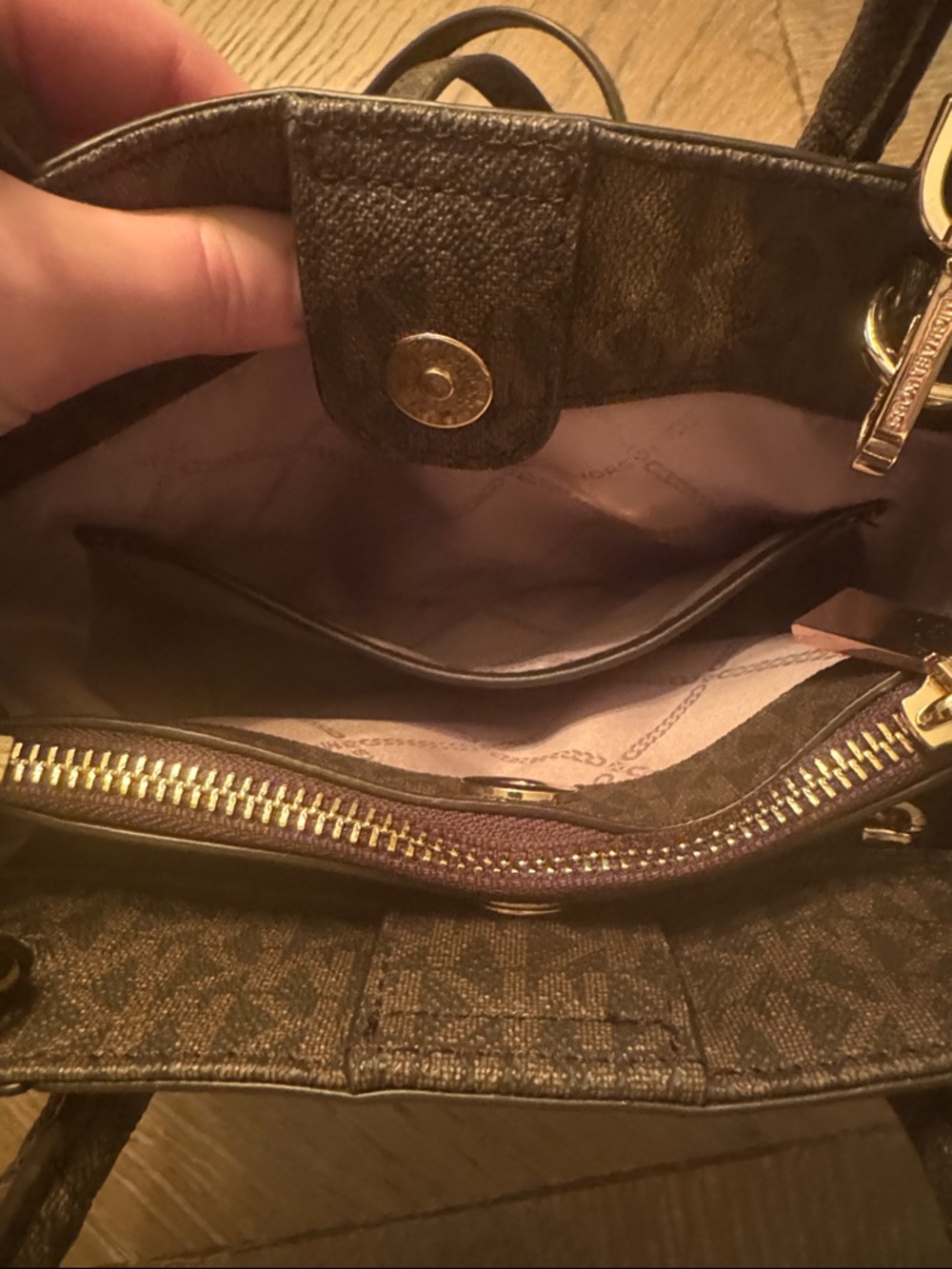 Michael Kors Austin Medium Pebbled Leather Messenger Bag - Picture 8 of 12
